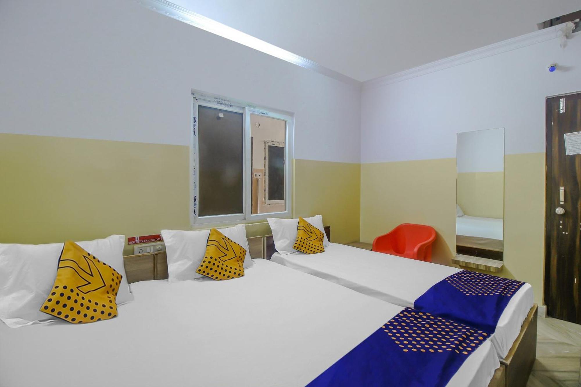 Spot On 81775 Mohit Gokul Lodge New Luxury Room'S Near Secunderabad Railway Station Lālāguda Exterior foto